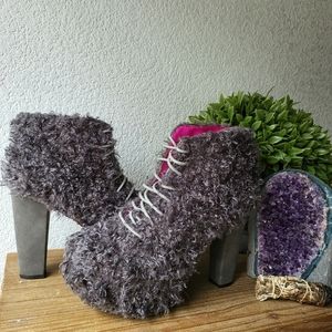 Shoe Republic LA Bootie Heels Size 11 / Fur Booties / Boots
